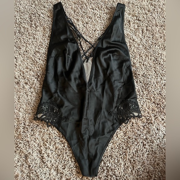 NEW Victoria Secret Dragon Appliqué Teddy - Picture 2 of 7